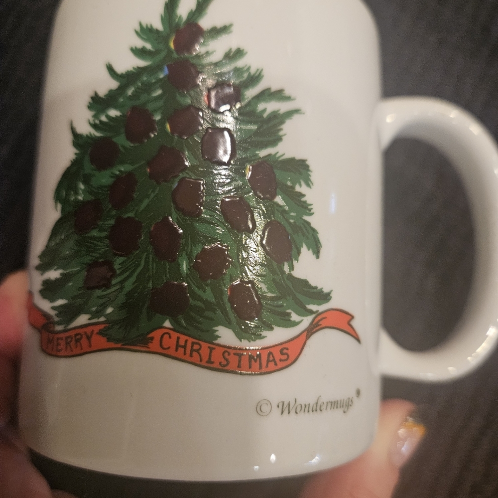 Set of 2 Christmas Tree Wondermugs: Changes color with hot beverages - Picture 5 of 6